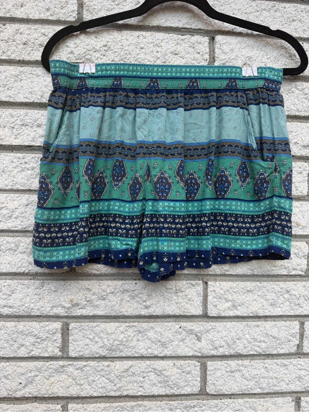 Missimo Women's Green & Blue Printed Pull-On Shorts